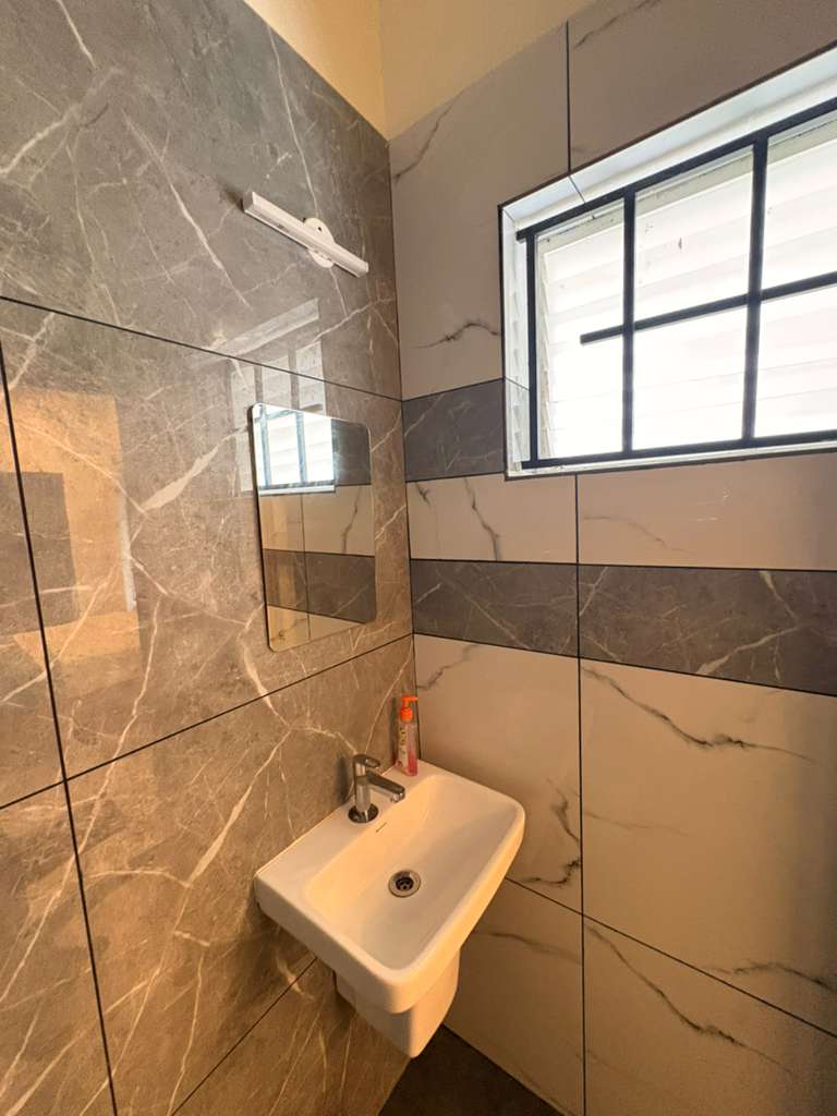 Modern Ensuite Bath